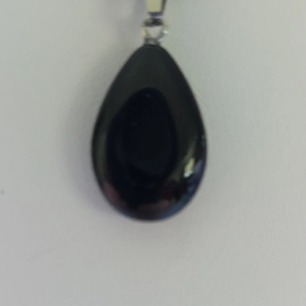 Black Teardrop Pendant Necklace